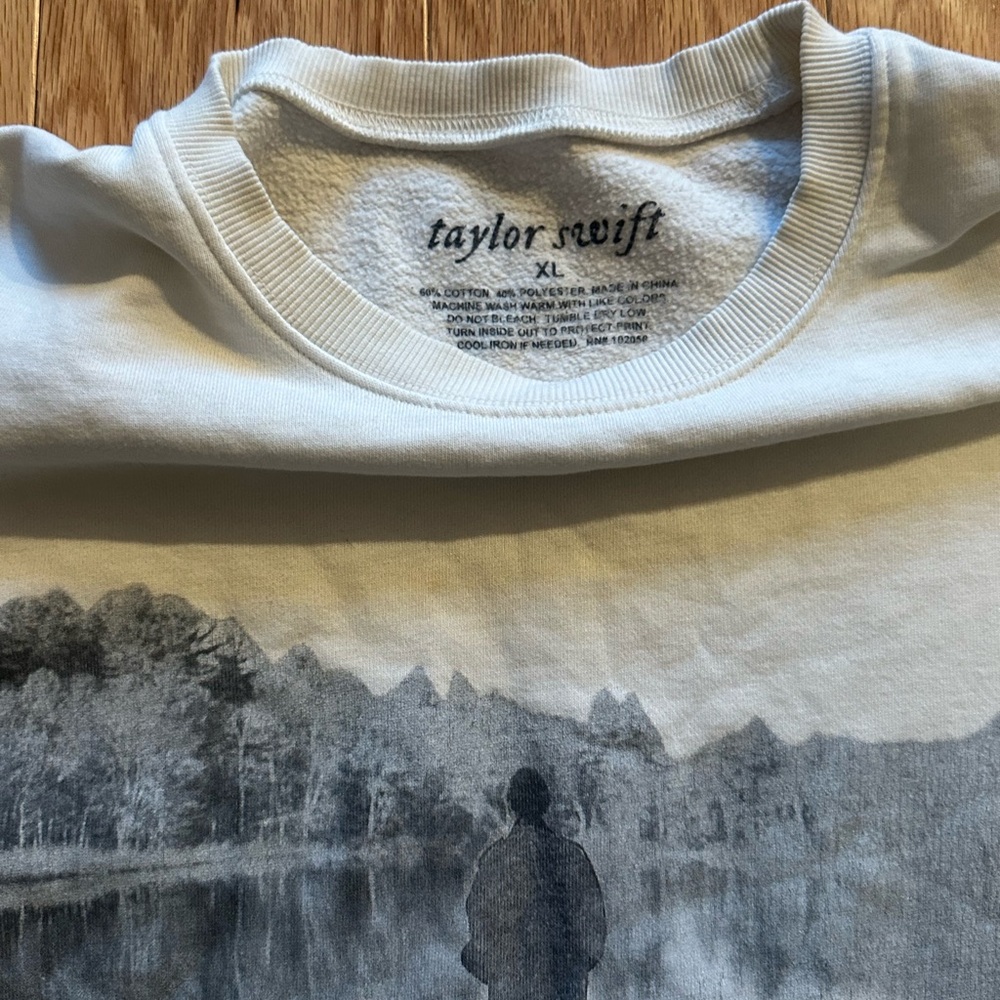 Taylor Swift Cowboy like Me Crewneck XL - Picture 3 of 4
